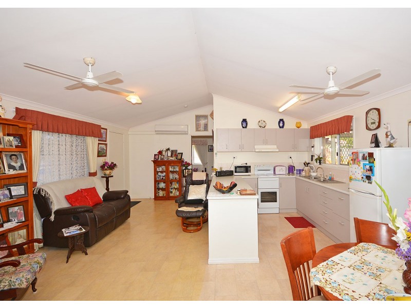 4 Lakeside Drive, Burrum Heads QLD 4659