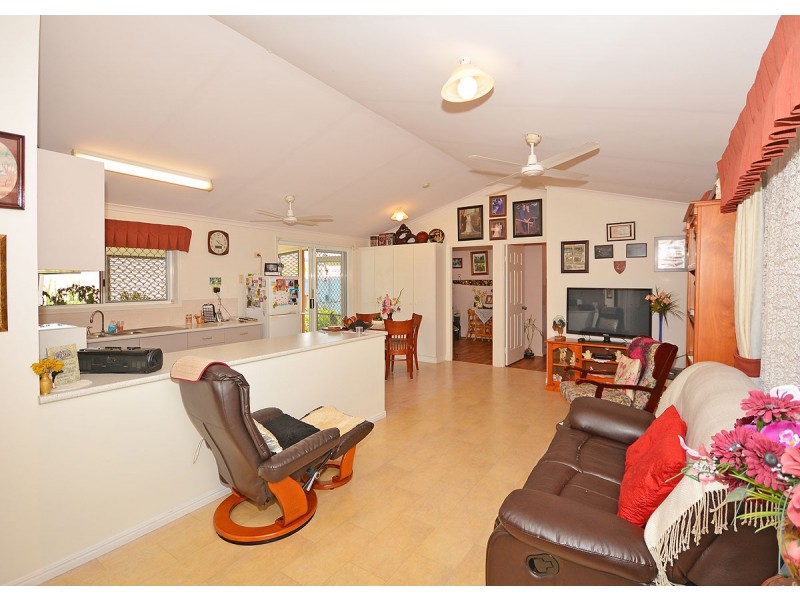 4 Lakeside Drive, Burrum Heads QLD 4659