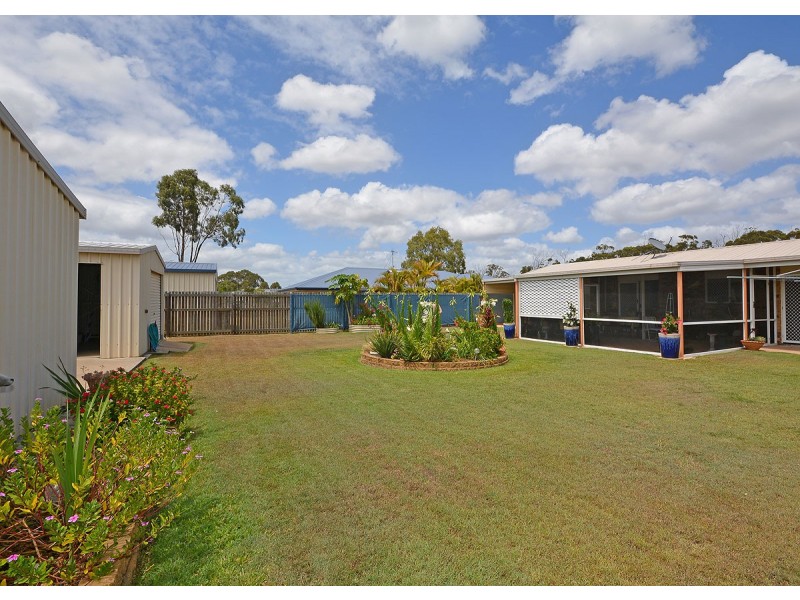4 Lakeside Drive, Burrum Heads QLD 4659
