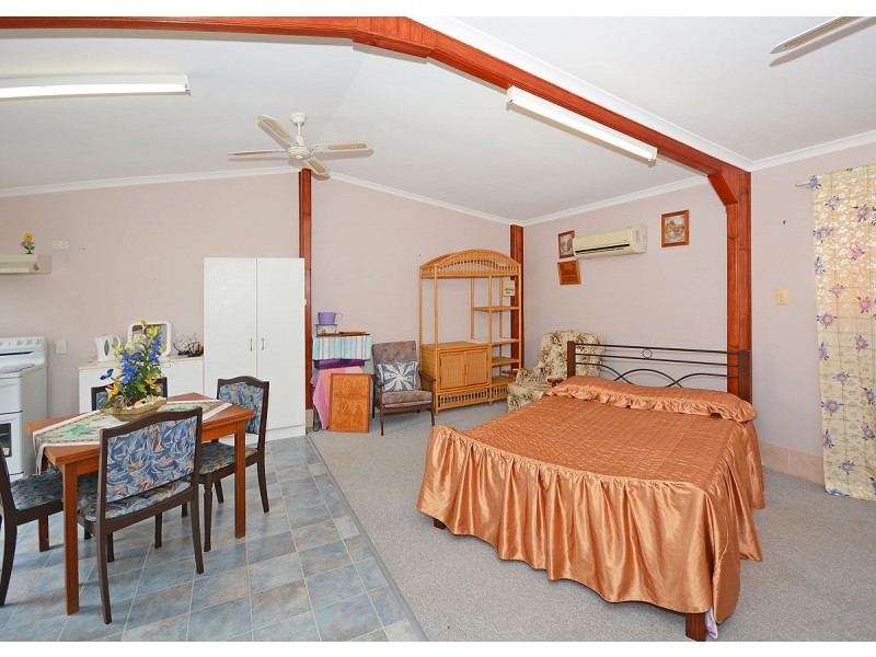 4 Lakeside Drive, Burrum Heads QLD 4659