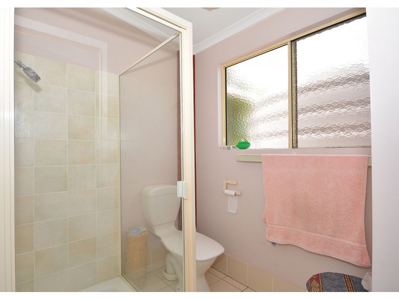 4 Lakeside Drive, Burrum Heads QLD 4659