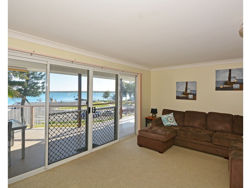 70 Riverview Drive, Burrum Heads QLD 4659