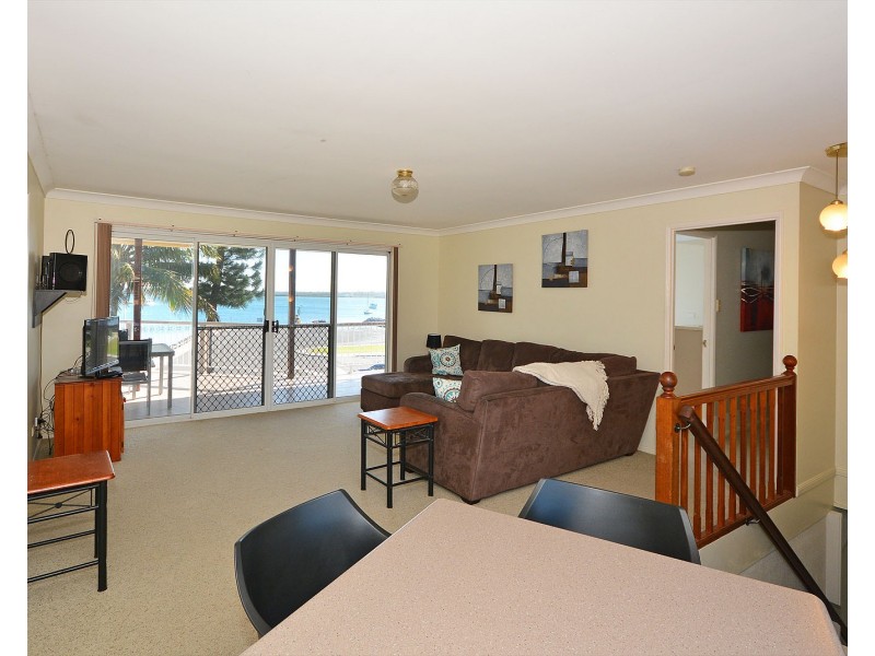 70 Riverview Drive, Burrum Heads QLD 4659