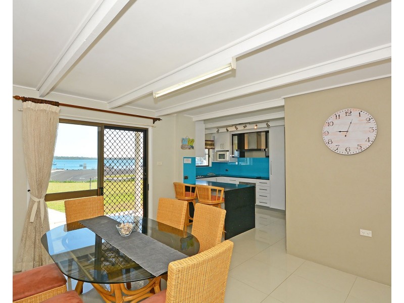 70 Riverview Drive, Burrum Heads QLD 4659