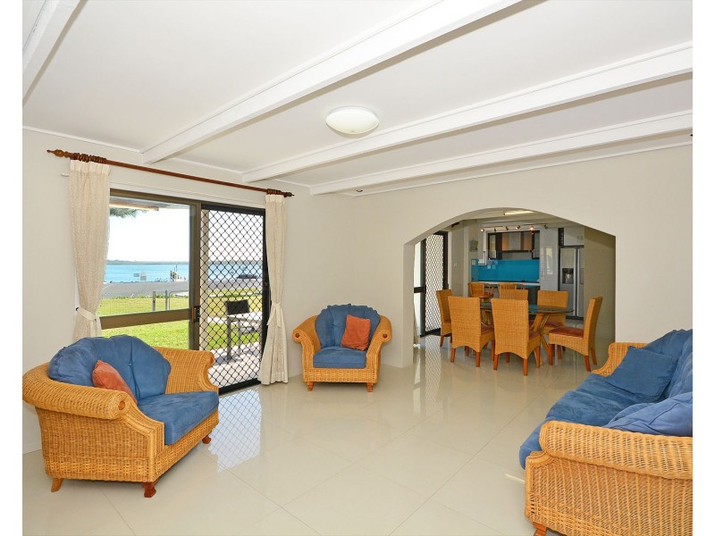 70 Riverview Drive, Burrum Heads QLD 4659