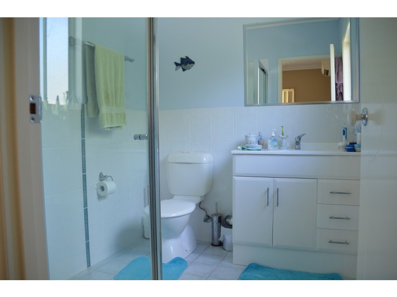 68 Old Bruce Highway, Howard QLD 4659