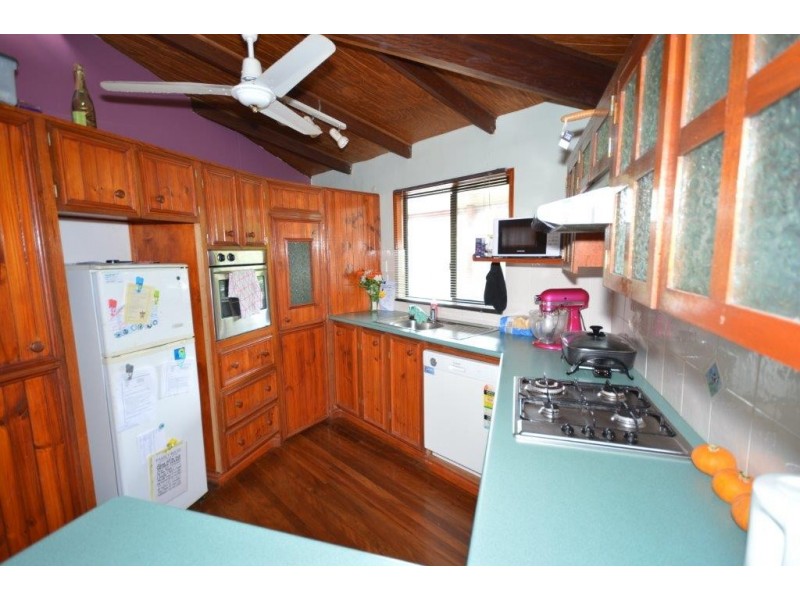 68 Old Bruce Highway, Howard QLD 4659