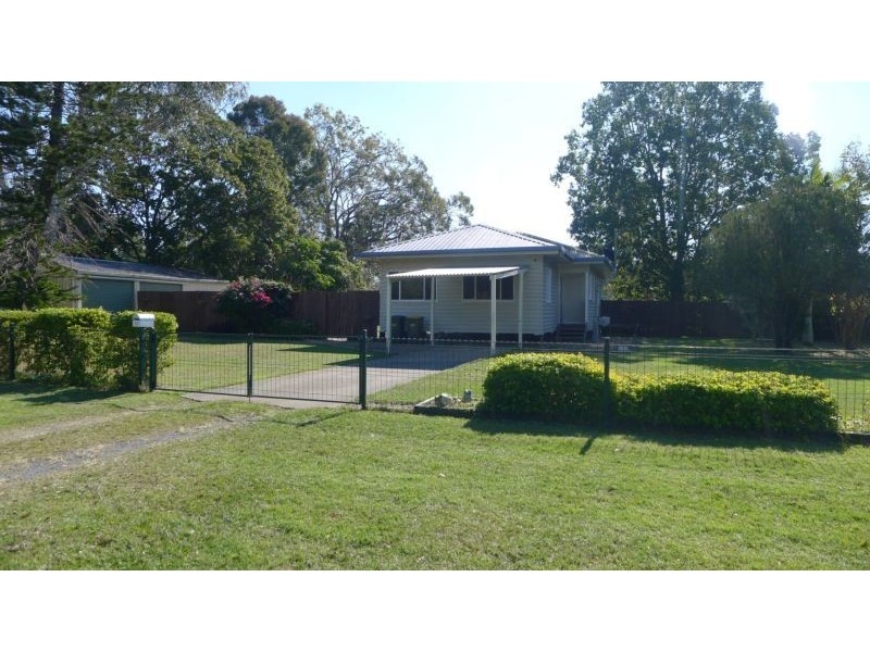 21 East Street, Howard QLD 4659