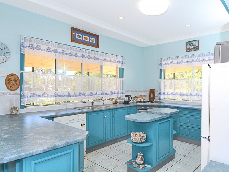 11 Bluegum Drive, Burrum Heads QLD 4659