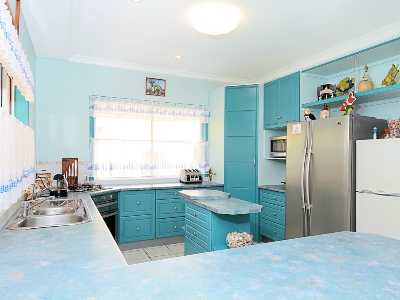 11 Bluegum Drive, Burrum Heads QLD 4659