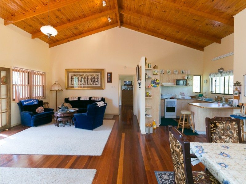 12 Burrum River Road, Torbanlea QLD 4662