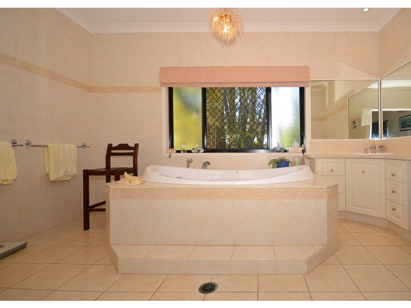 99 Riverview Drive, Burrum Heads QLD 4659