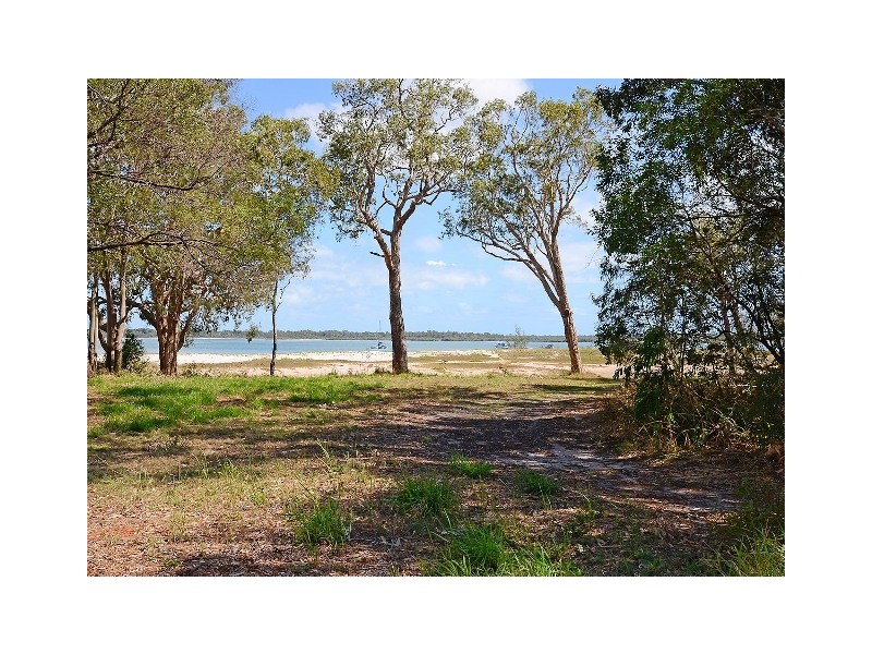 99 Riverview Drive, Burrum Heads QLD 4659