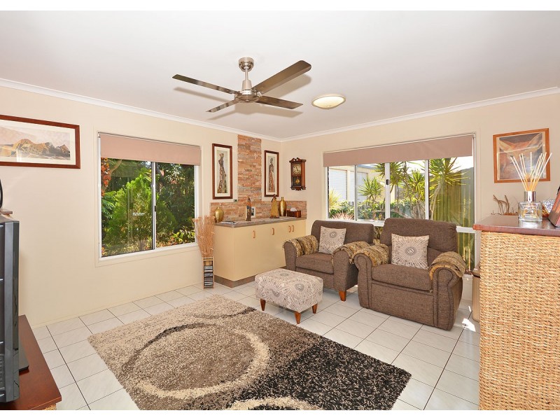 12 Beach Drive, Burrum Heads QLD 4659