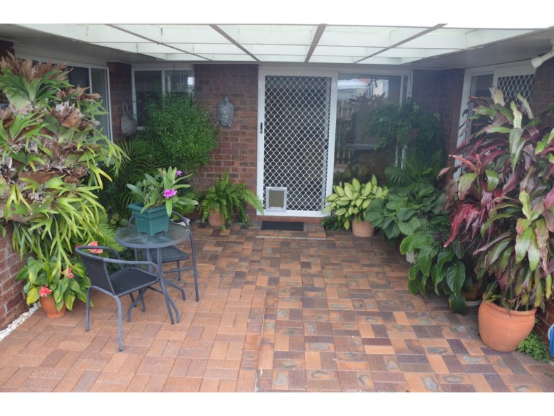 12 Beach Drive, Burrum Heads QLD 4659