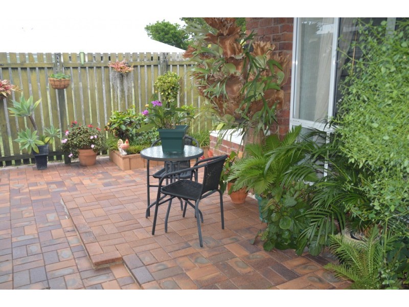 12 Beach Drive, Burrum Heads QLD 4659