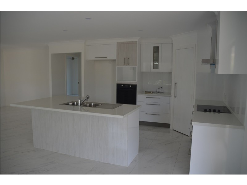 4 Southfork Circuit, Burrum Heads QLD 4659