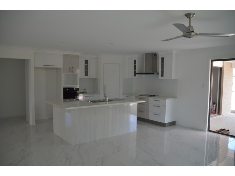 4 Southfork Circuit, Burrum Heads QLD 4659