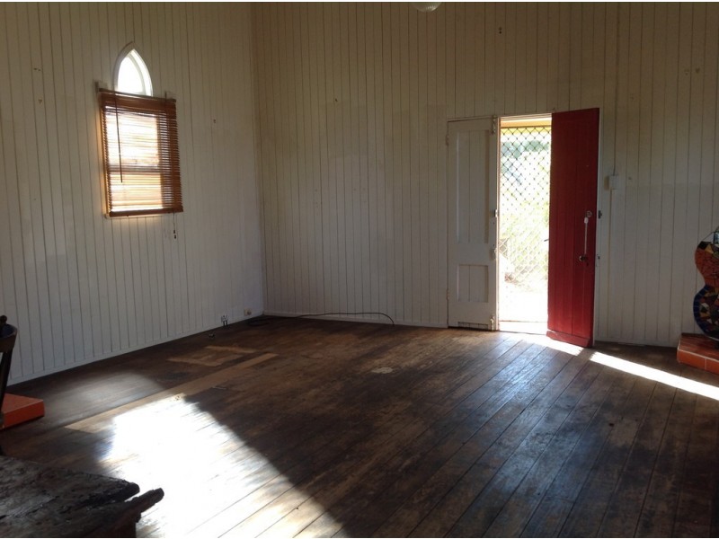10 Crawford Street, Torbanlea QLD 4662