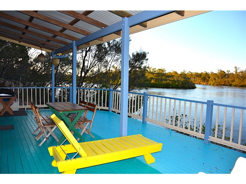 17 Jacqueline Drive, Pacific Haven QLD 4659