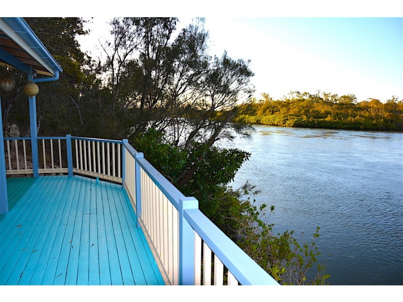 17 Jacqueline Drive, Pacific Haven QLD 4659