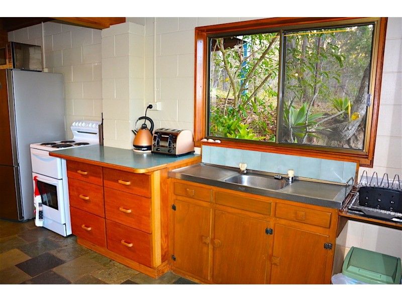17 Jacqueline Drive, Pacific Haven QLD 4659