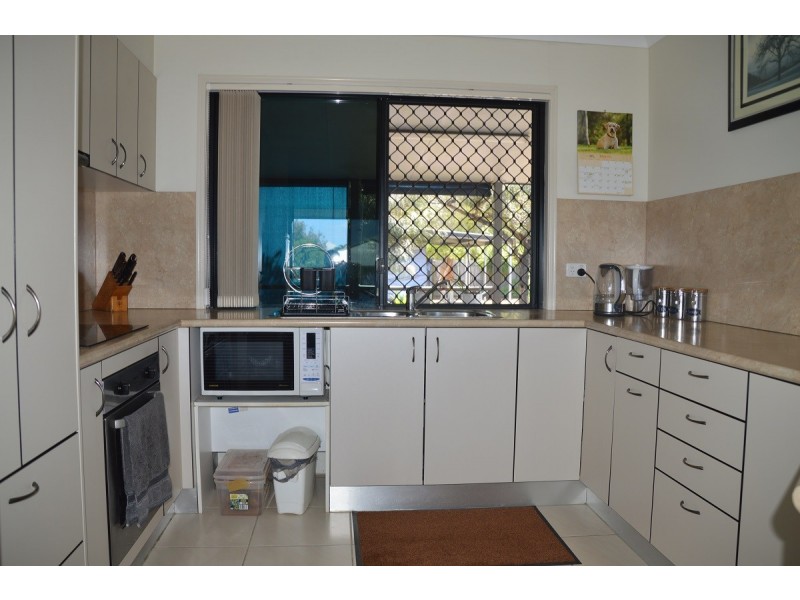 5 Lakes Boulevard, Burrum Heads QLD 4659