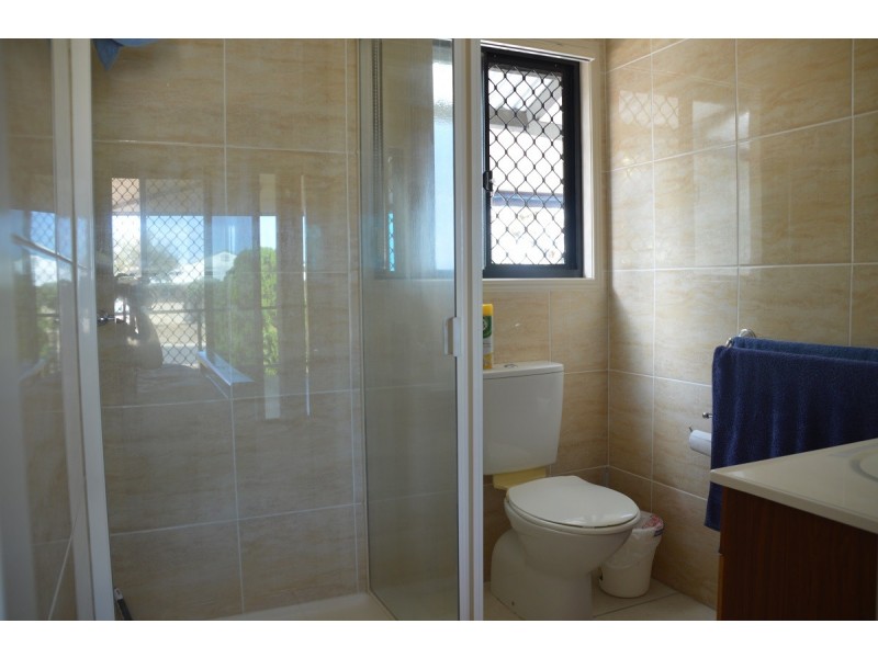 5 Lakes Boulevard, Burrum Heads QLD 4659