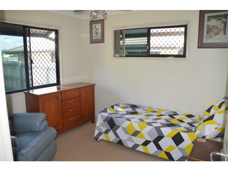 5 Lakes Boulevard, Burrum Heads QLD 4659