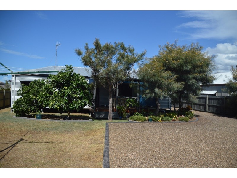 5 Lakes Boulevard, Burrum Heads QLD 4659