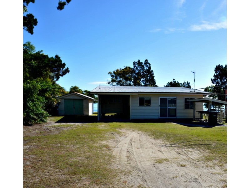 28 Burrum Street, Burrum Heads QLD 4659