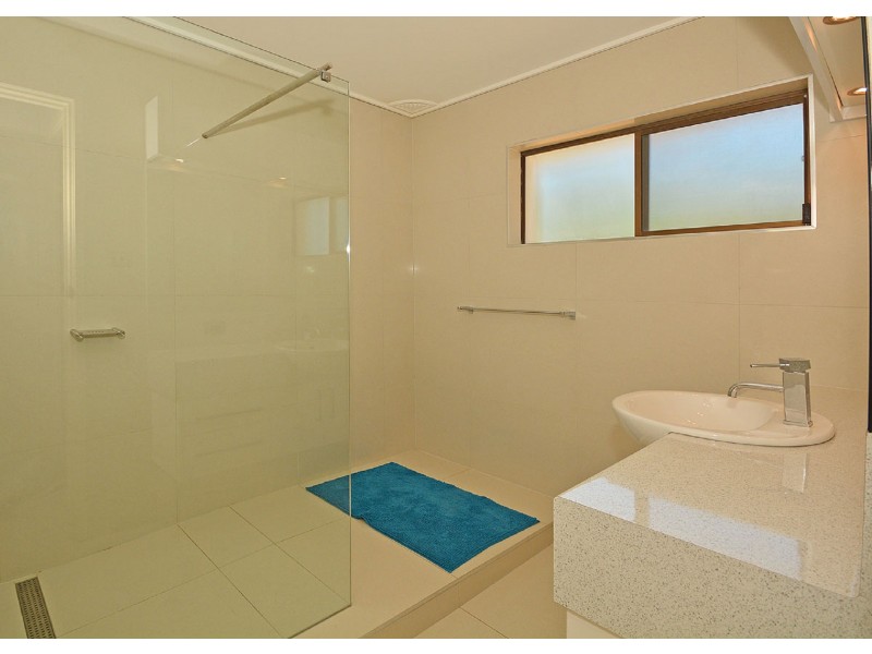 70 Riverview Drive, Burrum Heads QLD 4659