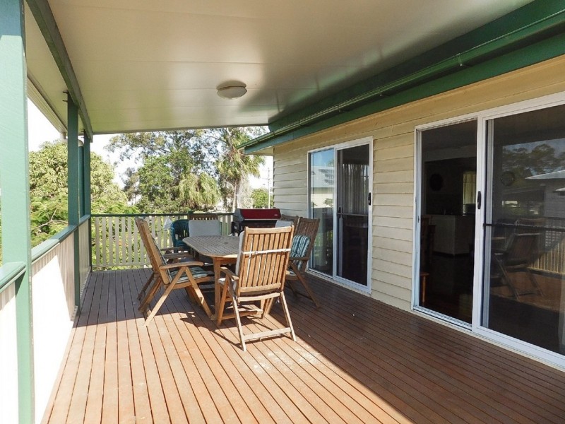 8 Burrum Heads Road, Burrum Heads QLD 4659