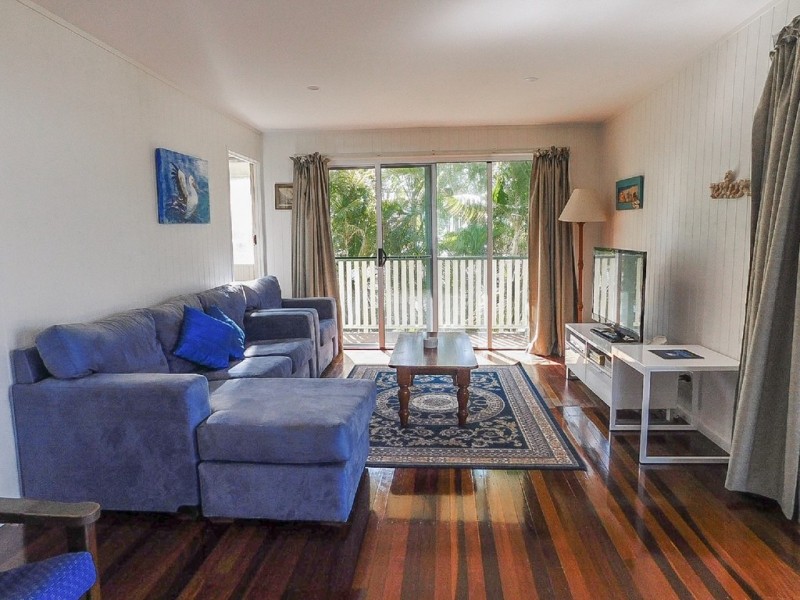 8 Burrum Heads Road, Burrum Heads QLD 4659