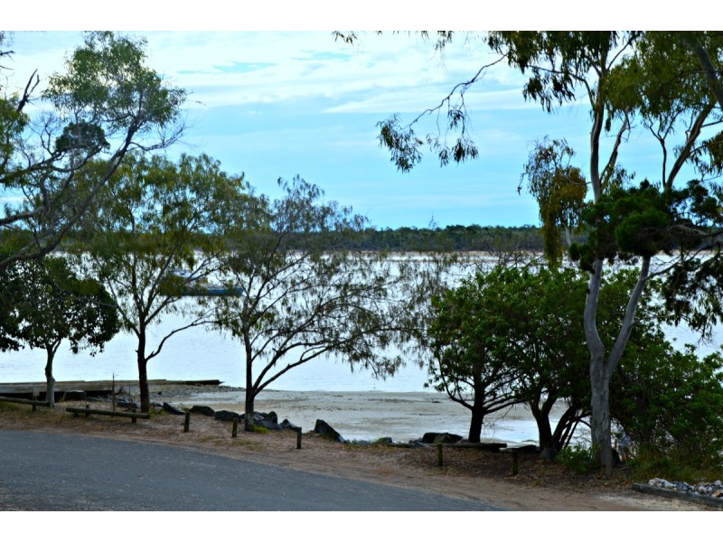 37 Esplanade, Burrum Heads QLD 4659