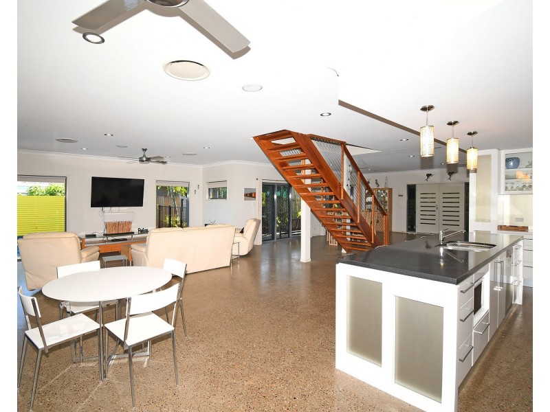 56 Sunrise Crescent, Burrum Heads QLD 4659