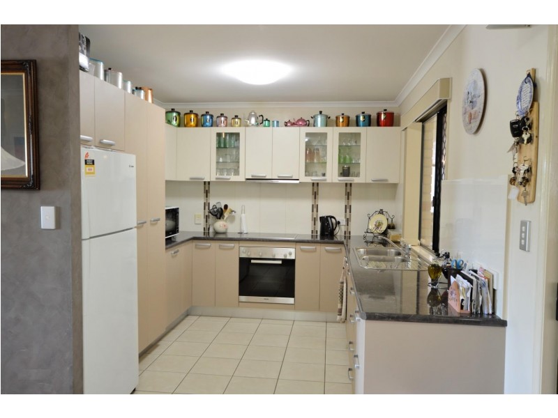 11 Lakeside Drive, Burrum Heads QLD 4659