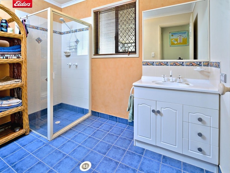 11 Lakeside Drive, Burrum Heads QLD 4659