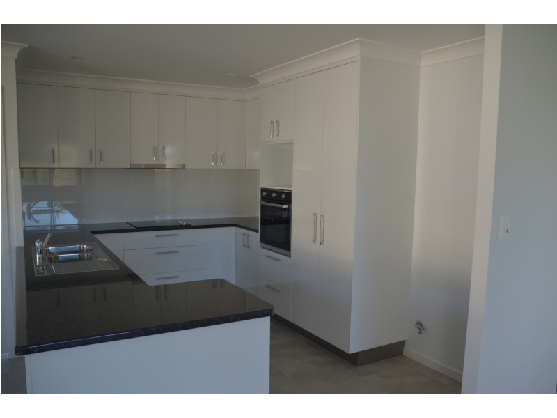 11 Honey Myrtle Close, Burrum Heads QLD 4659