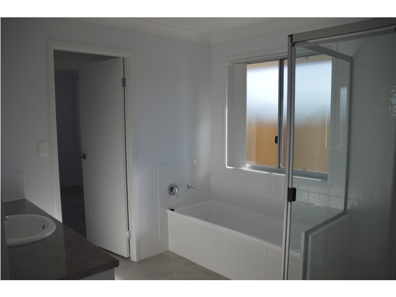 11 Honey Myrtle Close, Burrum Heads QLD 4659