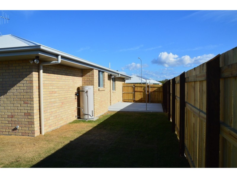 11 Honey Myrtle Close, Burrum Heads QLD 4659