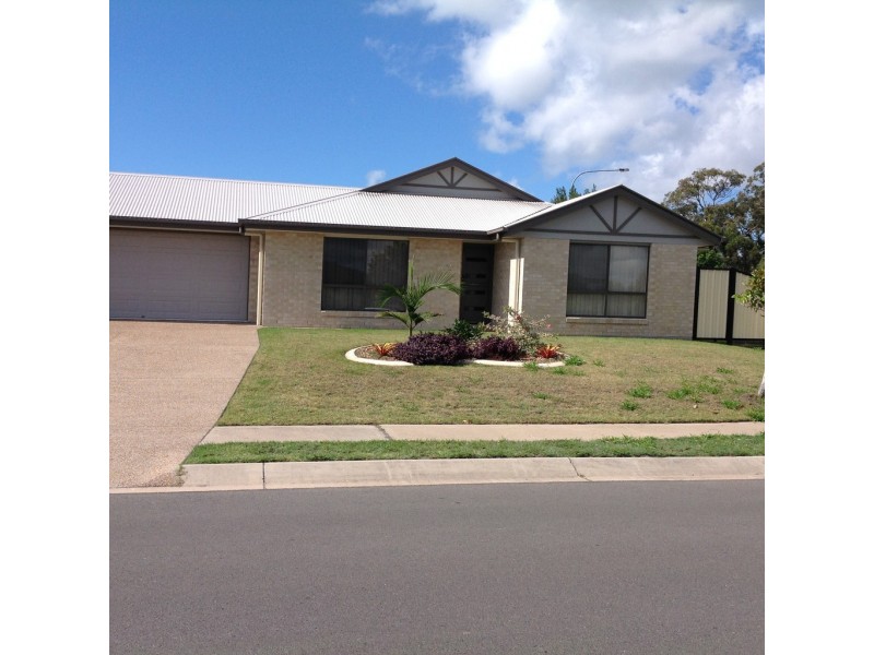 2/1 Lucas Drive, Burrum Heads QLD 4659