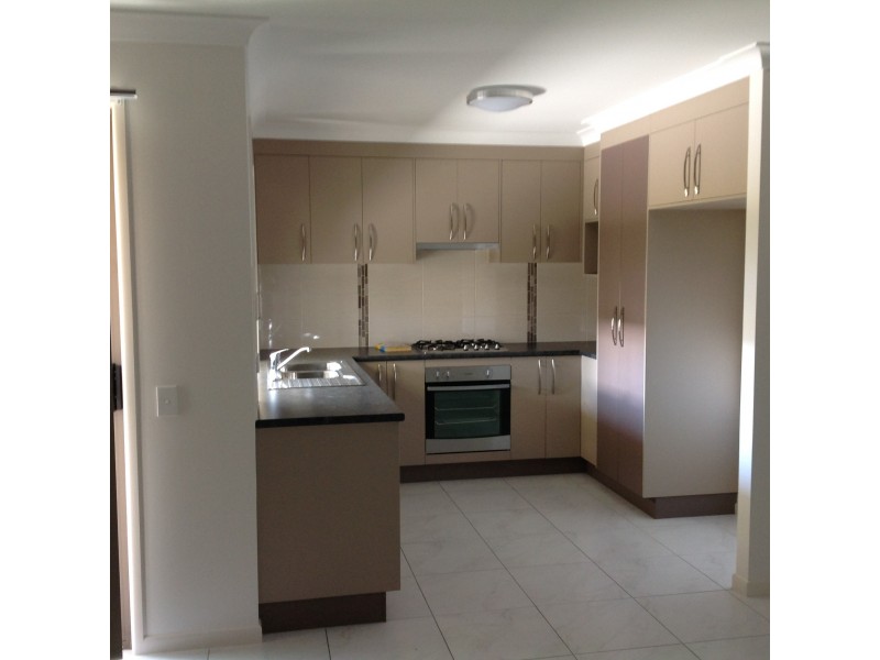 2/1 Lucas Drive, Burrum Heads QLD 4659