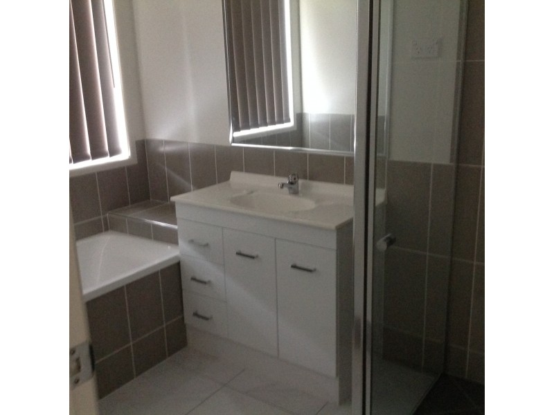 2/1 Lucas Drive, Burrum Heads QLD 4659