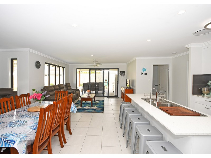 16 Tulipwood Drive, Burrum Heads QLD 4659