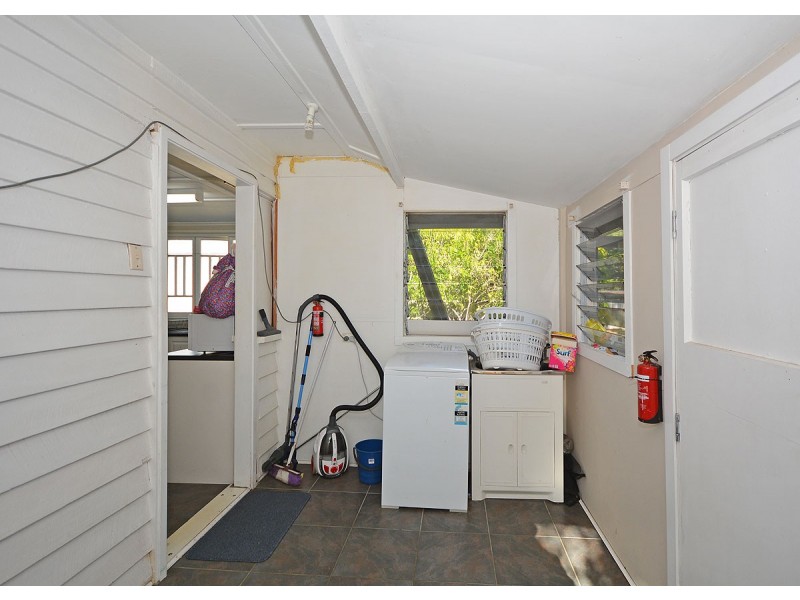 21 East Street, Howard QLD 4659