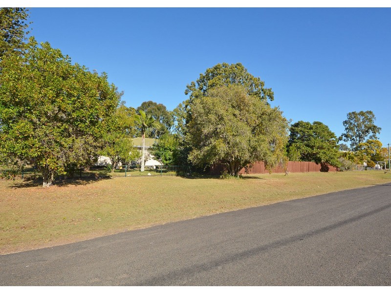 21 East Street, Howard QLD 4659
