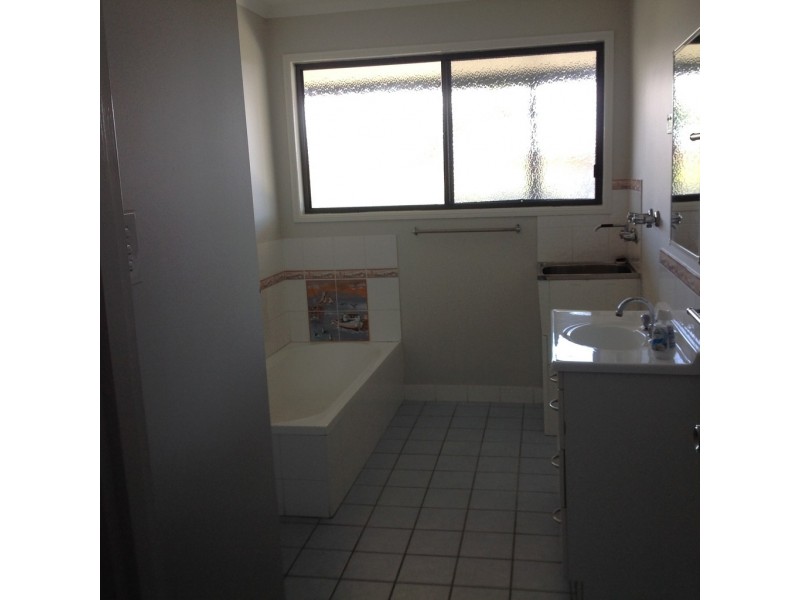 35 Lucas Drive, Burrum Heads QLD 4659