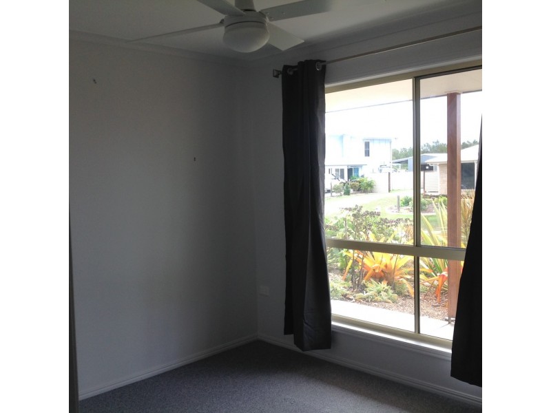 90 Beach Drive, Burrum Heads QLD 4659