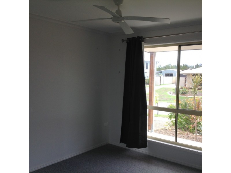 90 Beach Drive, Burrum Heads QLD 4659